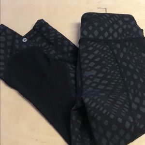 Size 6 Black Lululemon Crops